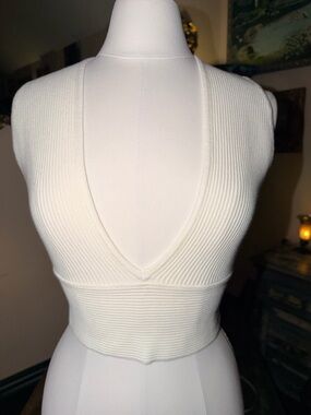 House of Harlow 1960 Cream Ribbed V-Neck Crop Top